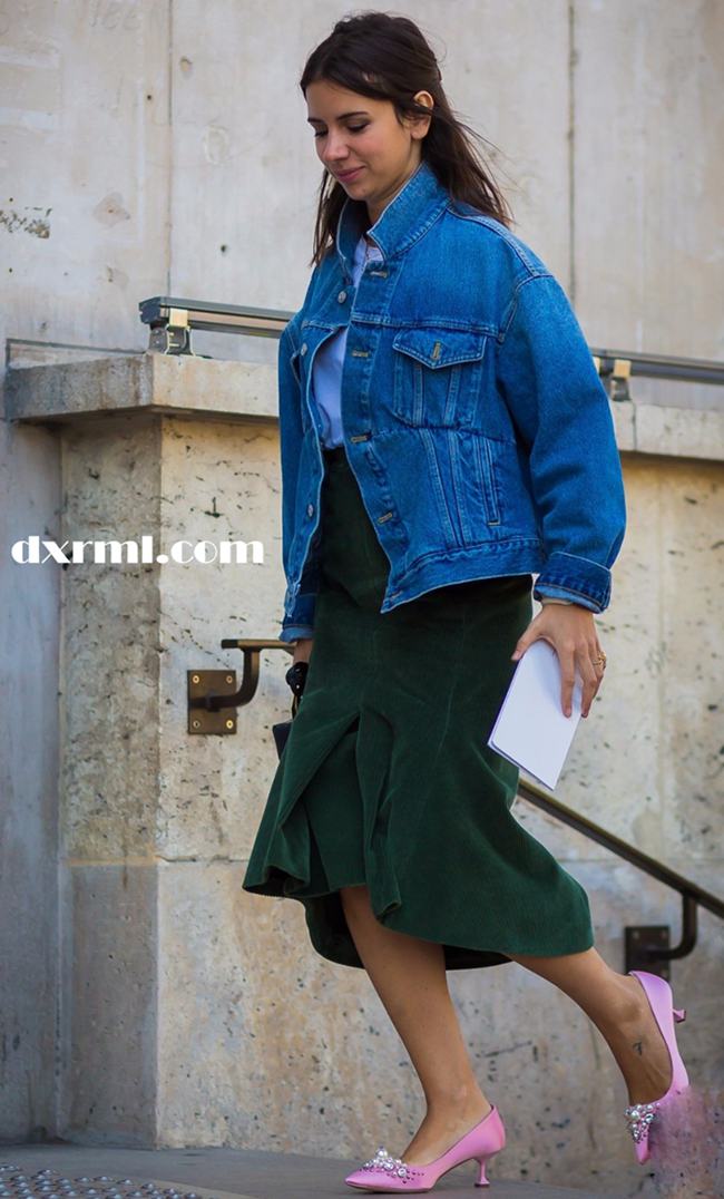 50%体育首存红利~
開衩過膝裙